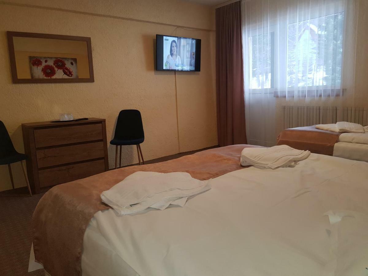 Cabana Fulg De Nea Predeal Bagian luar foto